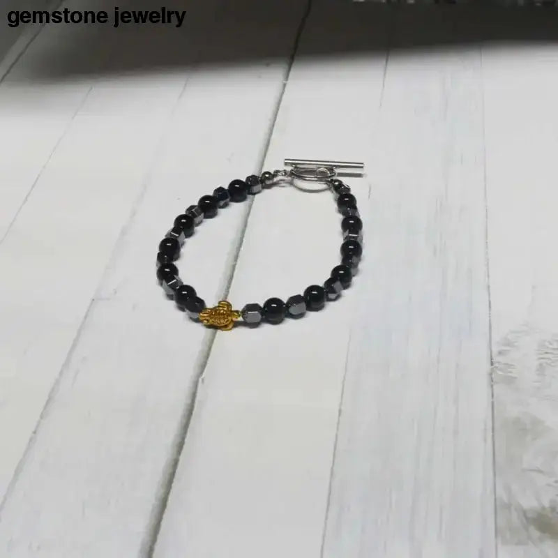 Black Onyx Beaded Bracelet with Gold Turtle Charm and Sterling Silver Clasp - Bec Sue Jewelry Shop